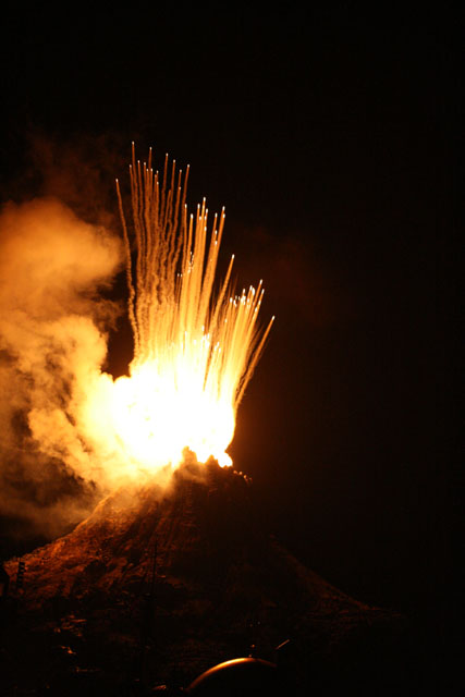 夜の噴火2