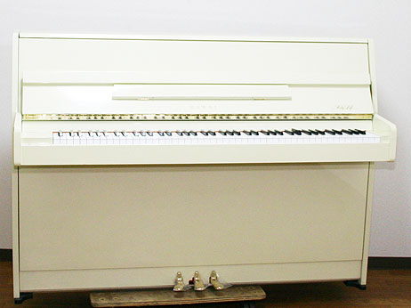 白ピアノ