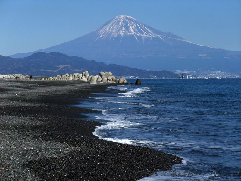 三保海岸と富士山 100124-2